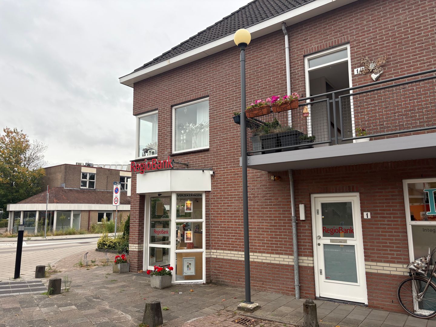 View photo 3 of Provincialeweg 1