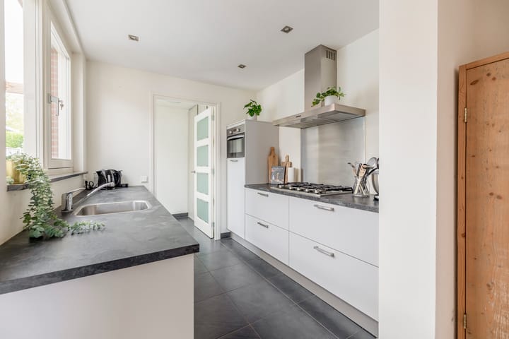 Photo 16 of Merodestraat 16