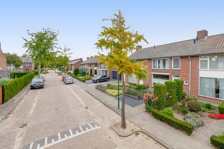 Photo 37 of Merodestraat 16