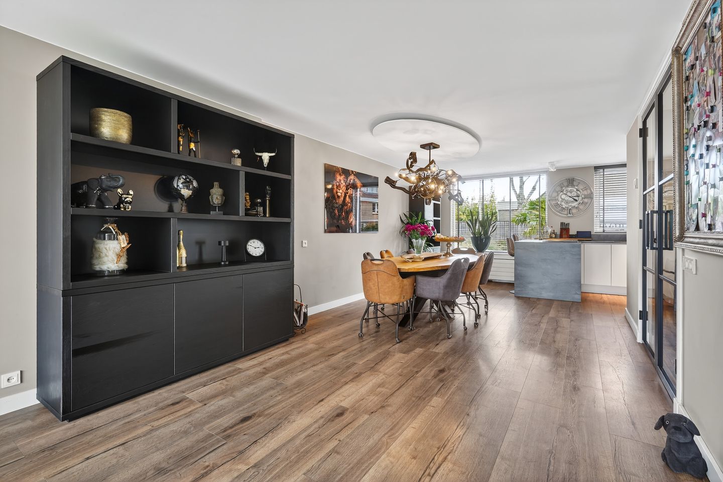 Photo 20 of Van Houtenstraat 43