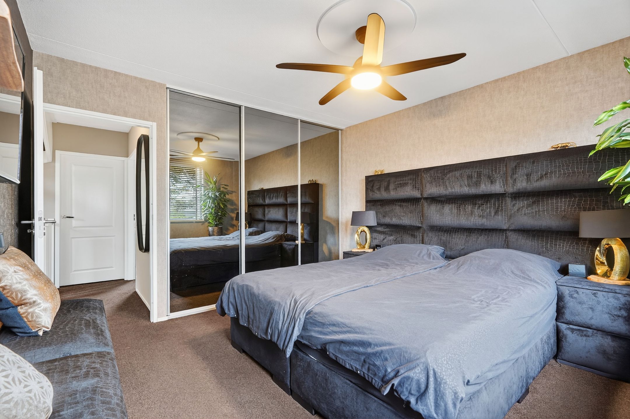 Photo 33 of Van Houtenstraat 43