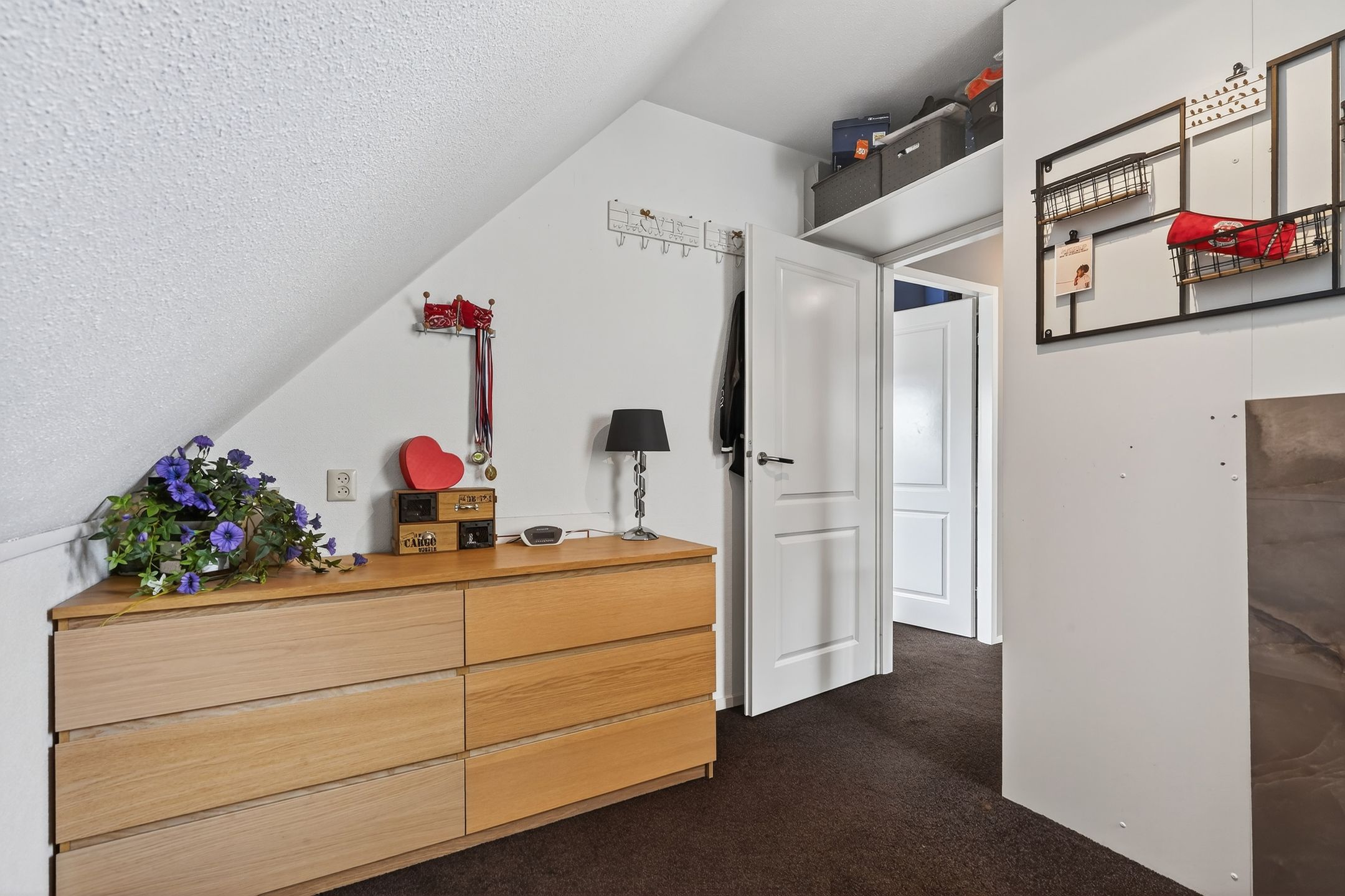 Photo 42 of Van Houtenstraat 43