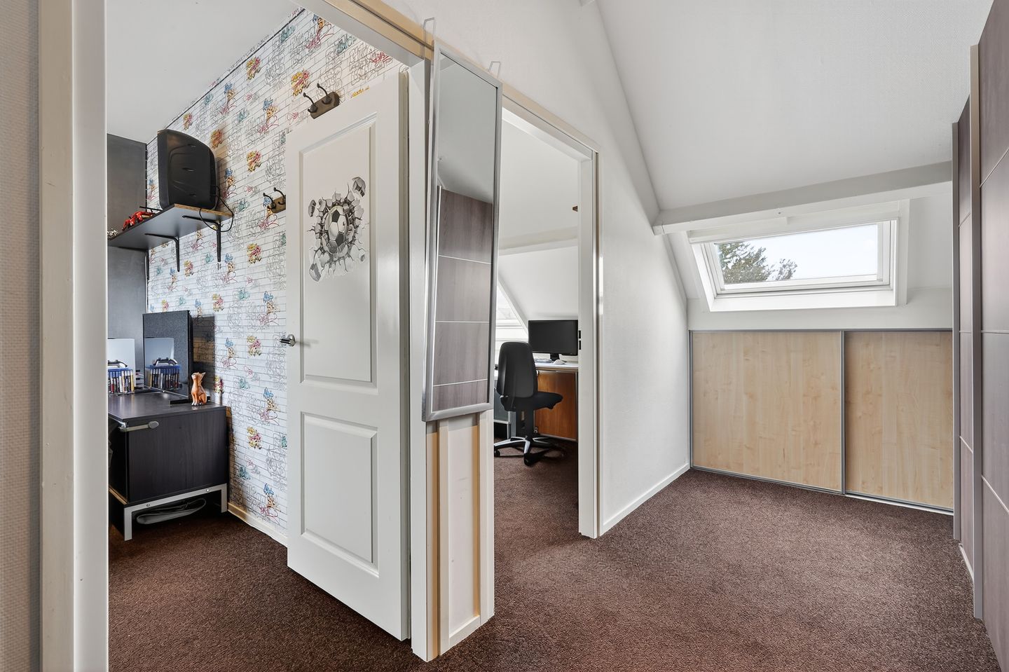 Photo 44 of Van Houtenstraat 43