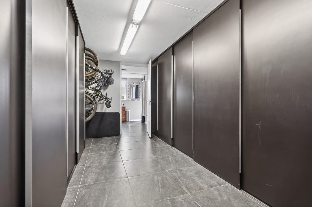 Photo 52 of Van Houtenstraat 43