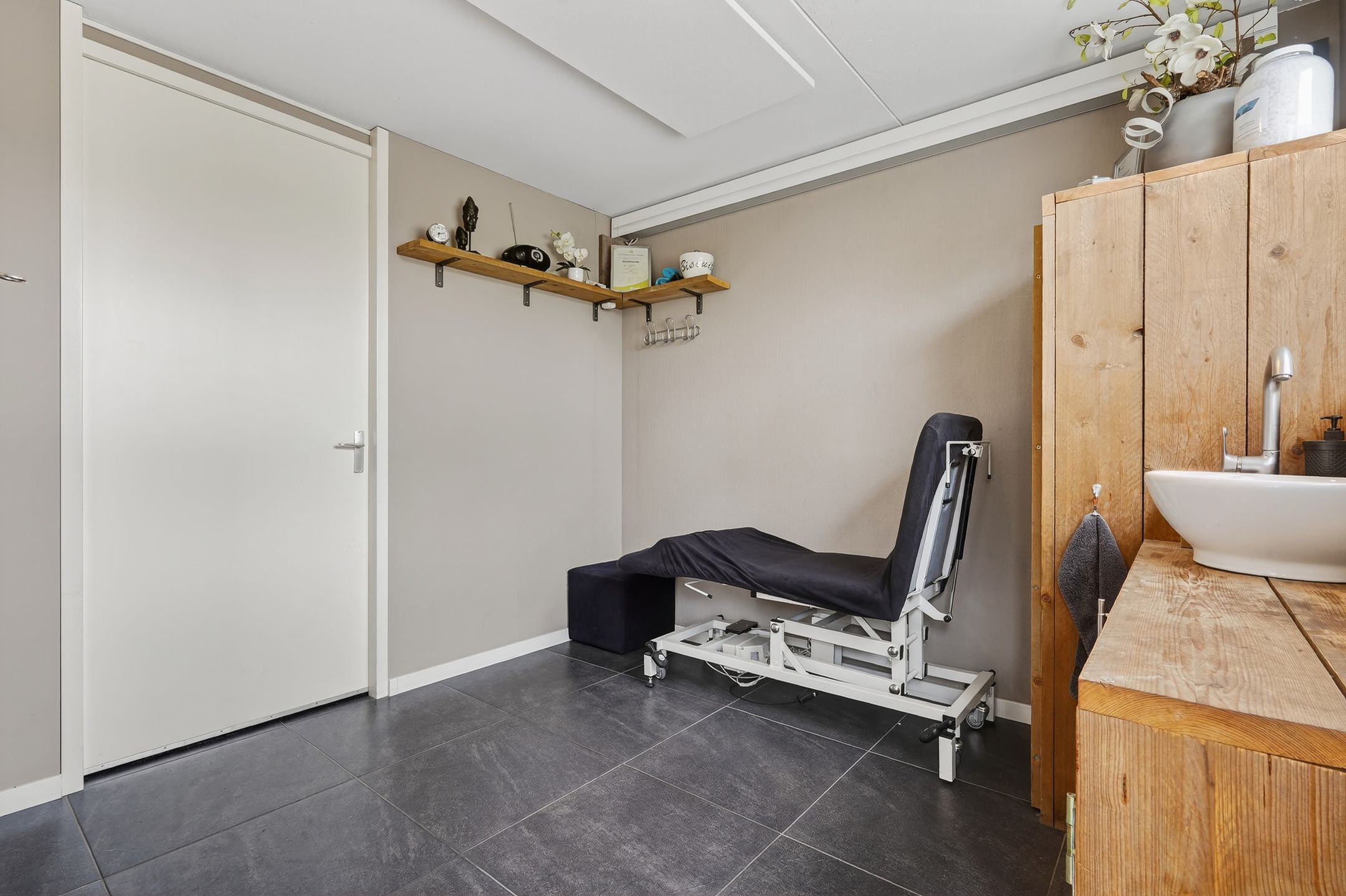 Photo 54 of Van Houtenstraat 43