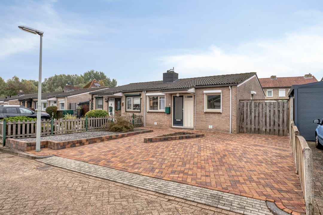 Foto 1 van Deken Lendersstraat 13