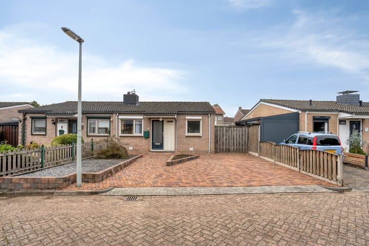 Foto 2 van Deken Lendersstraat 13