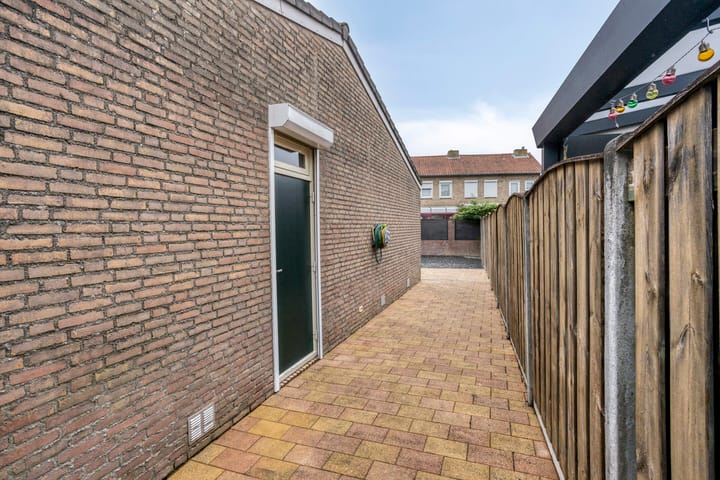 Foto 17 van Deken Lendersstraat 13