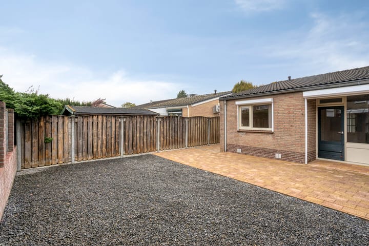 Foto 20 van Deken Lendersstraat 13