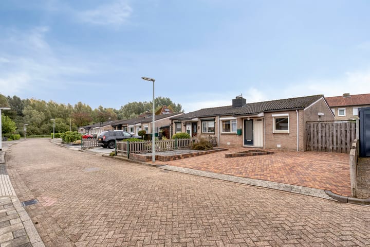 Foto 21 van Deken Lendersstraat 13