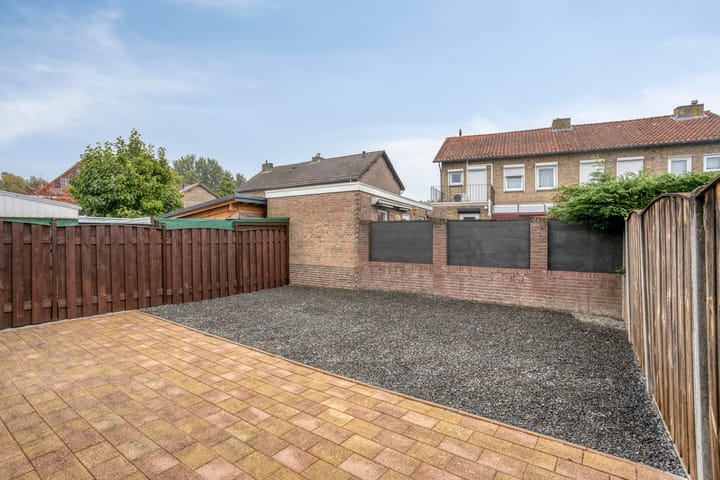 Foto 18 van Deken Lendersstraat 13