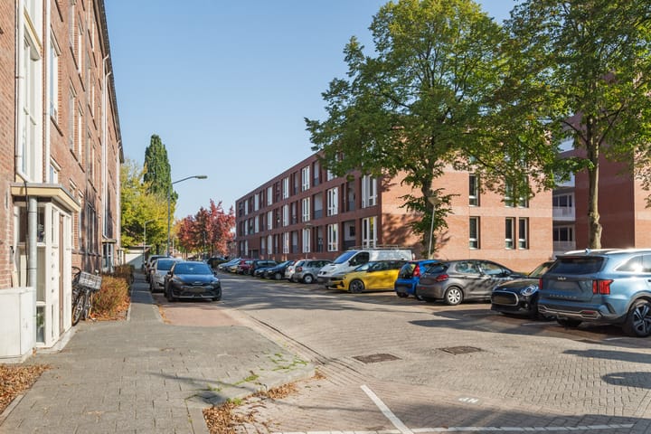 Foto 42 van Mgr. Frenckenstraat 32-B