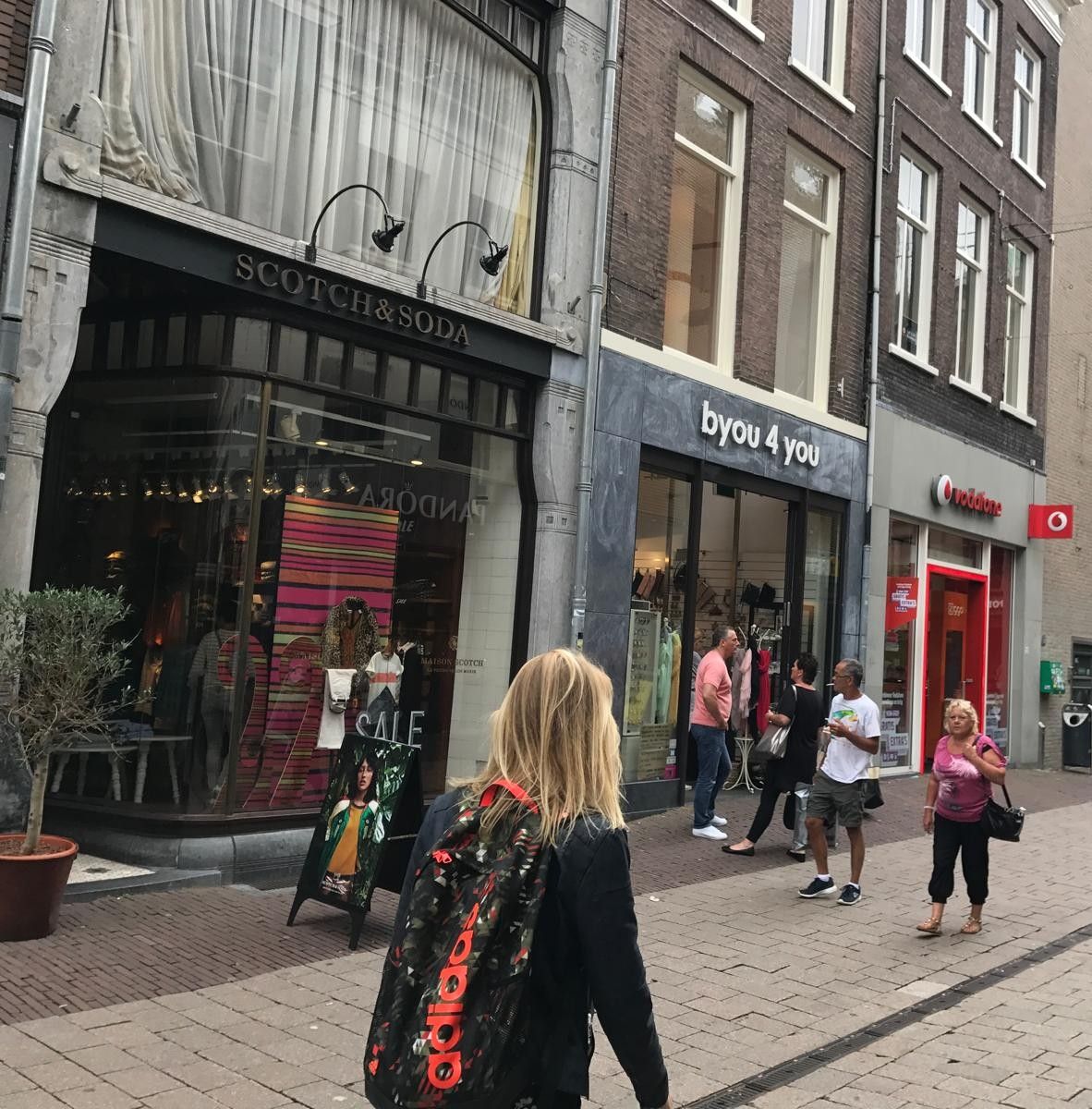 View photo 4 of Vijzelstraat 23
