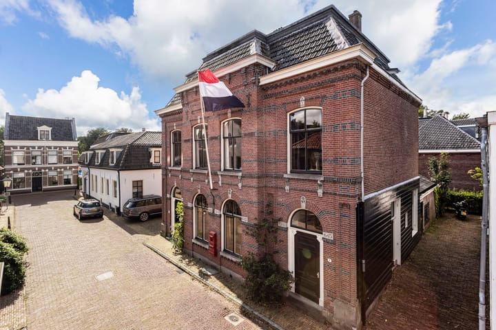 Photo 28 of Bredestraat 5