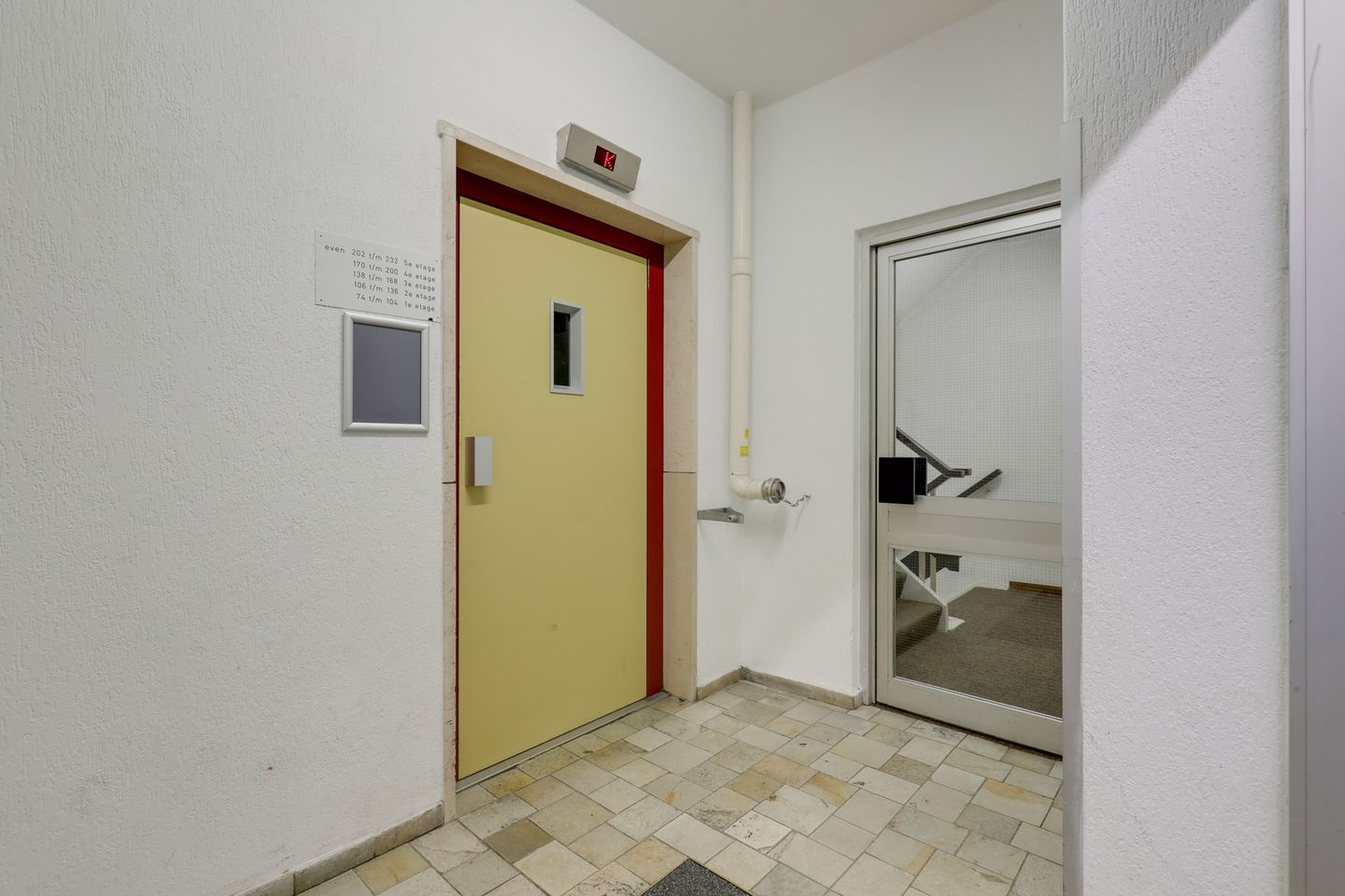 Foto 10 van Den Heuvel 104