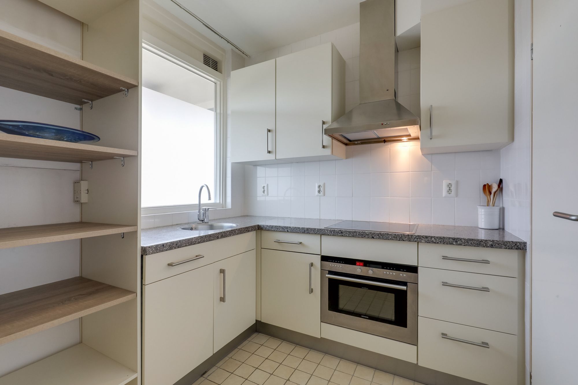 Foto 21 van Den Heuvel 104