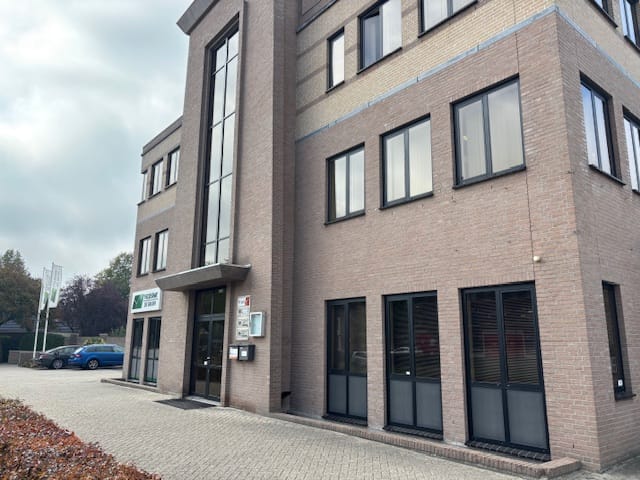 Bekijk foto 2 van Velmolenweg 85