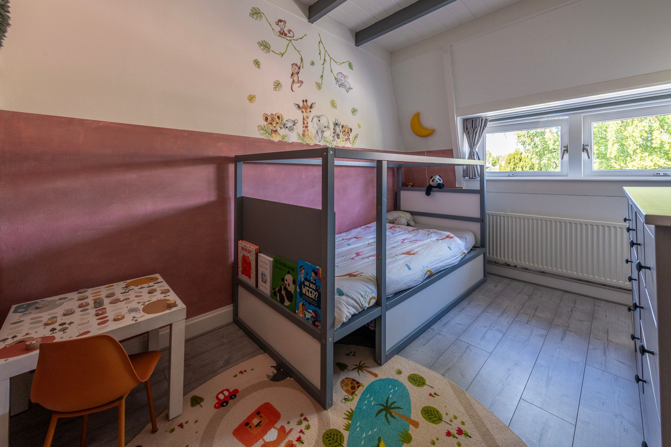 Photo 18 of Leliestraat 11