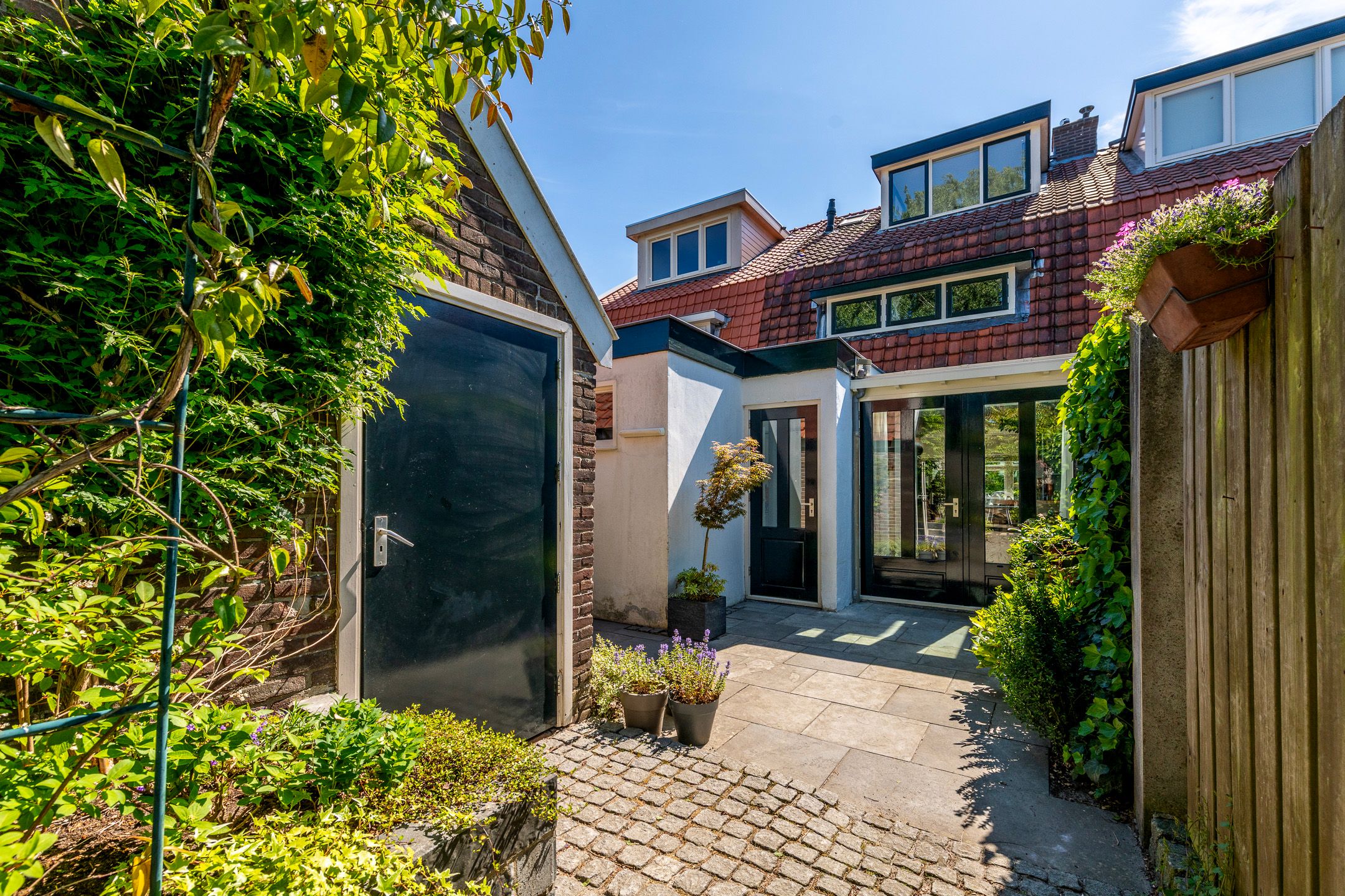 Photo 30 of Leliestraat 11