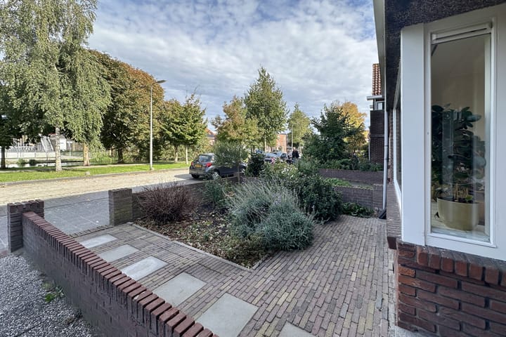 Photo 5 of Emmastraat 9