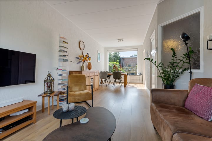 Photo 10 of Emmastraat 9