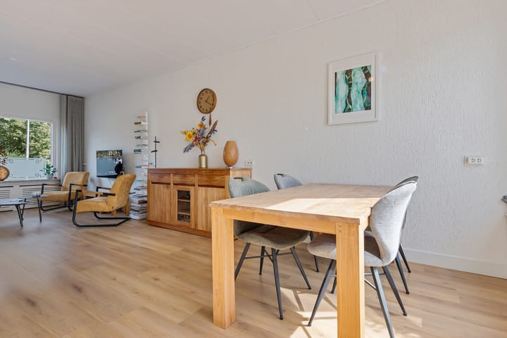 Photo 12 of Emmastraat 9