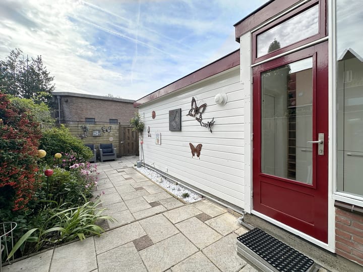 Photo 26 of Emmastraat 9