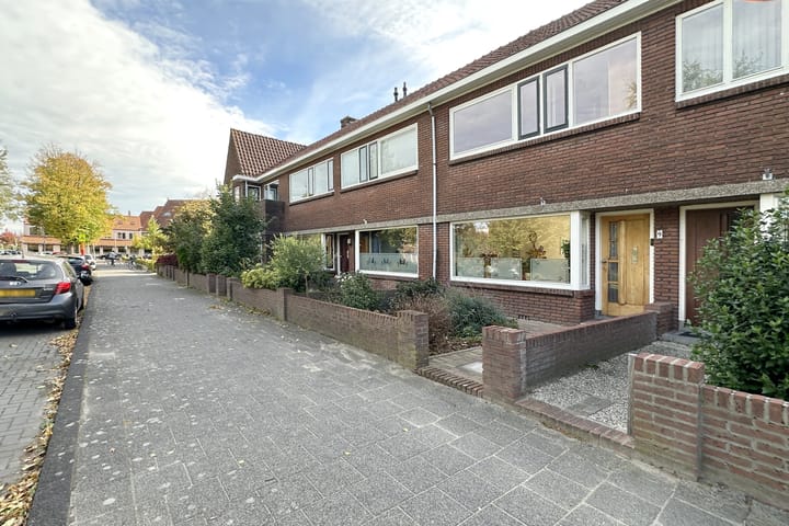 Photo 32 of Emmastraat 9