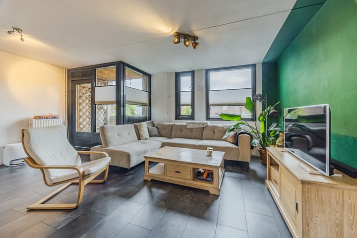 Photo 2 of Steenakkerplein 17