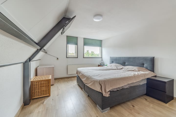 Photo 4 of Steenakkerplein 17