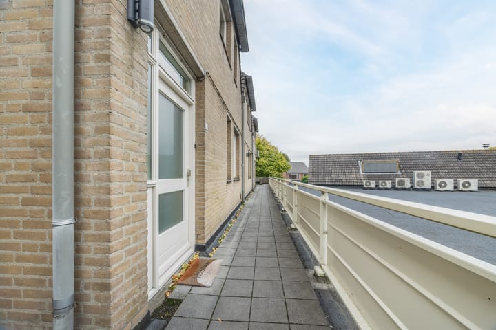 Foto 7 van Steenakkerplein 17