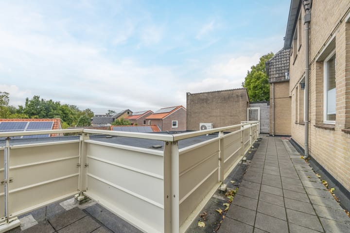 Foto 9 van Steenakkerplein 17