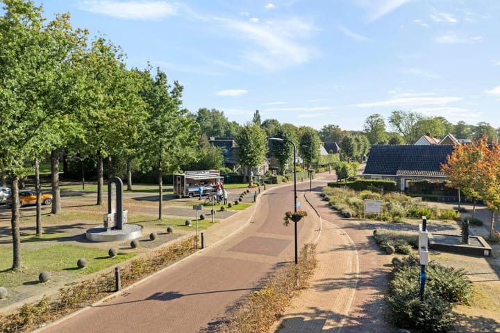 Photo 11 of Lesturgeonplein 26