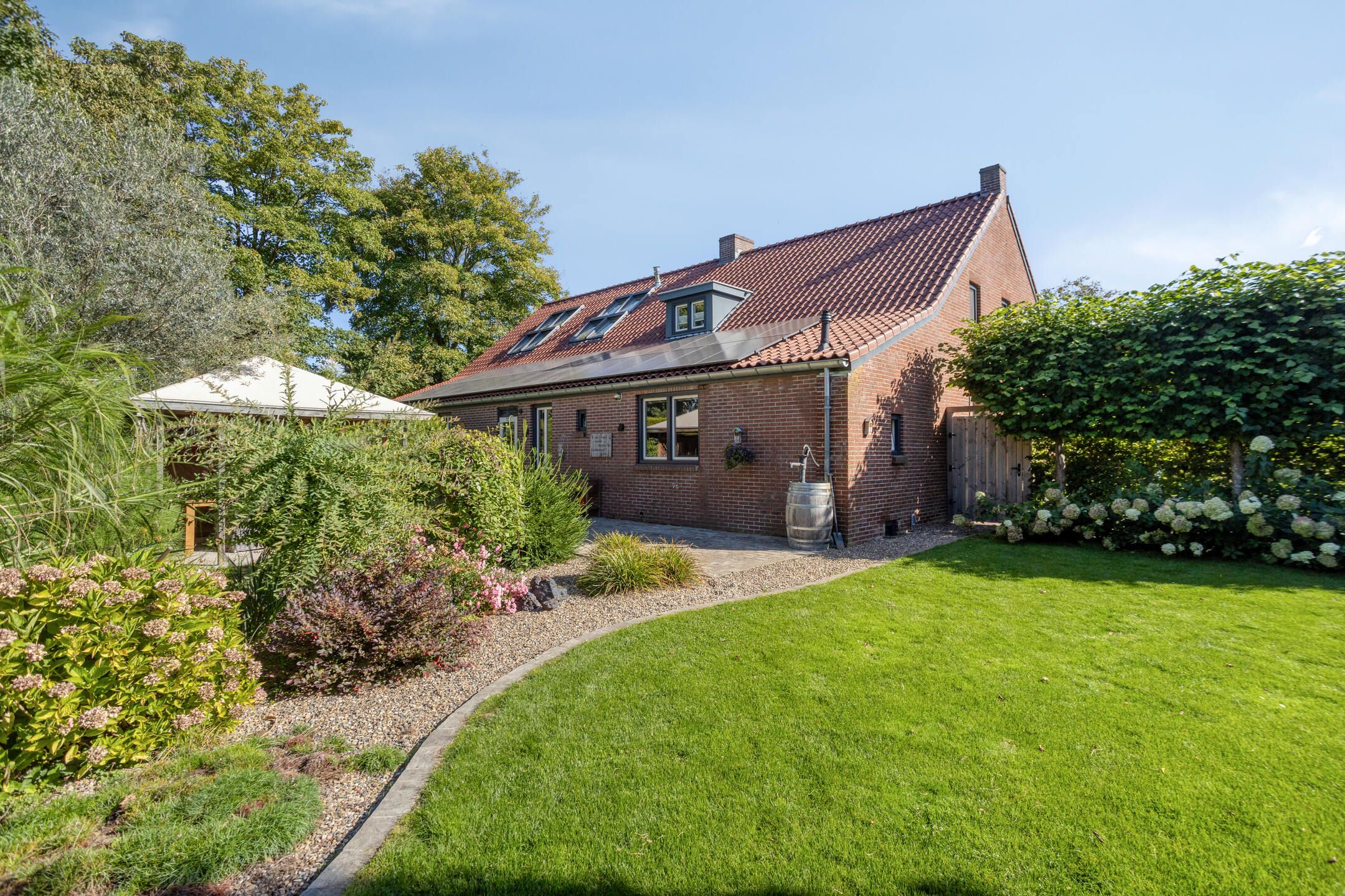 Foto 45 van Dries 19