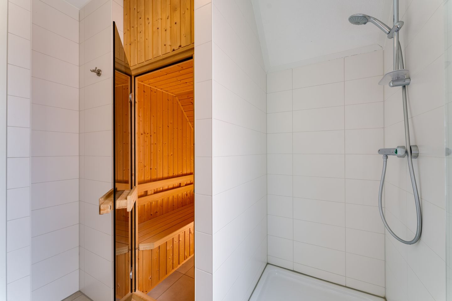 Photo 25 of Zeedijk 24-353