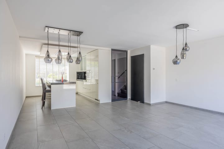 Foto 2 van Bizetstraat 4