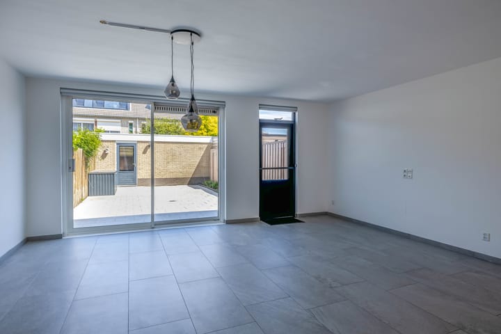 Foto 9 van Bizetstraat 4