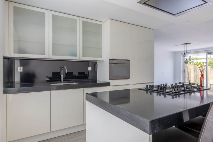 Foto 13 van Bizetstraat 4