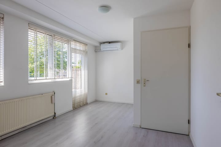 Foto 18 van Bizetstraat 4