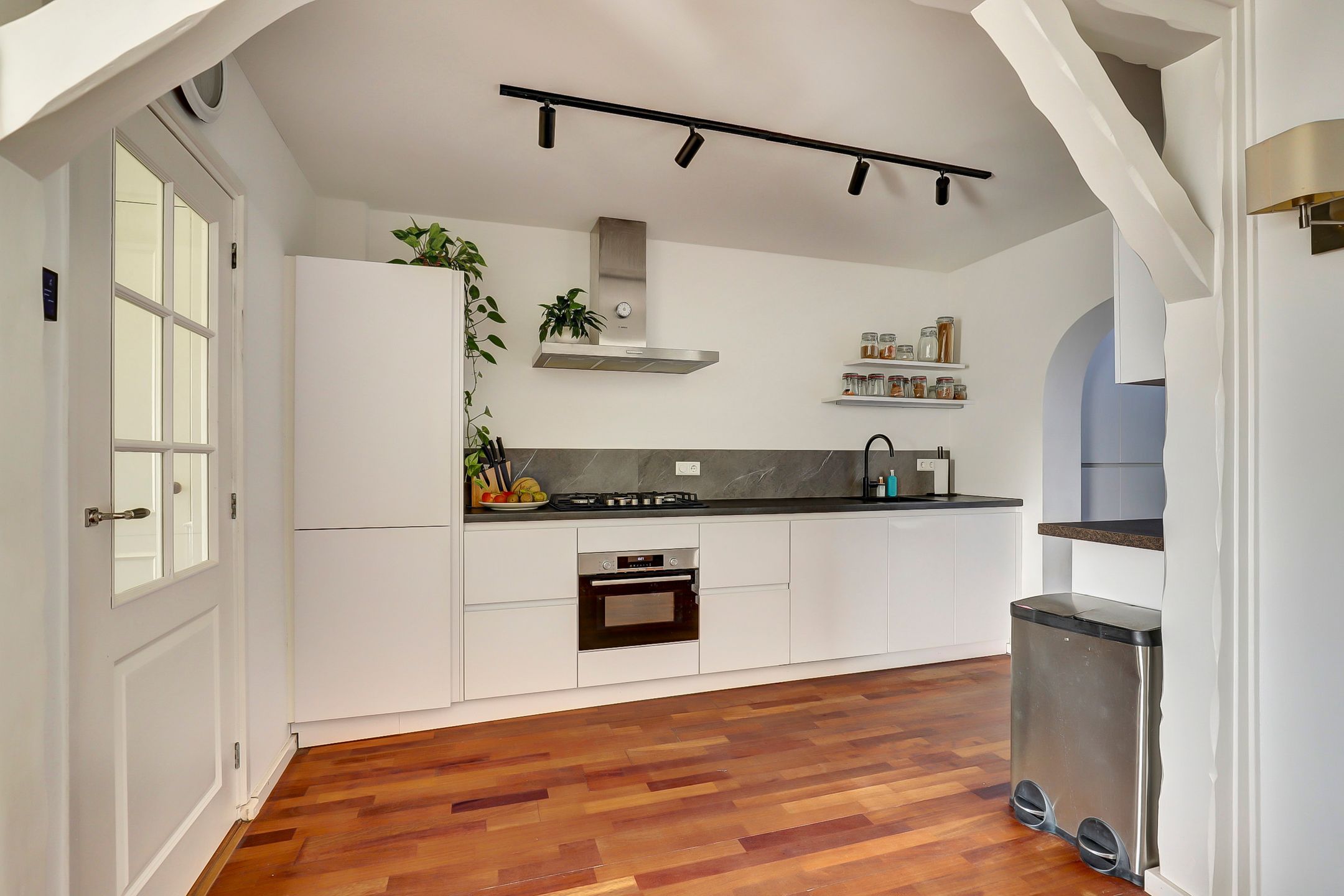 Photo 9 of Paterstraat 22