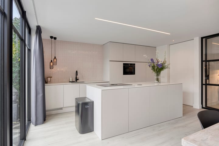 Photo 11 of Stijn Streuvelslaan 10