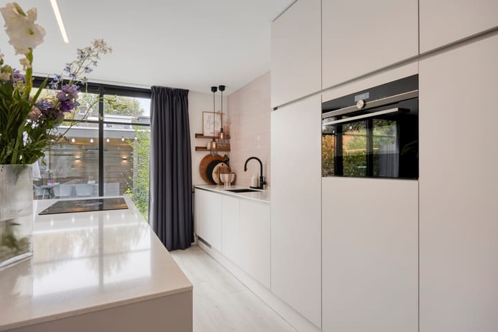 Photo 13 of Stijn Streuvelslaan 10