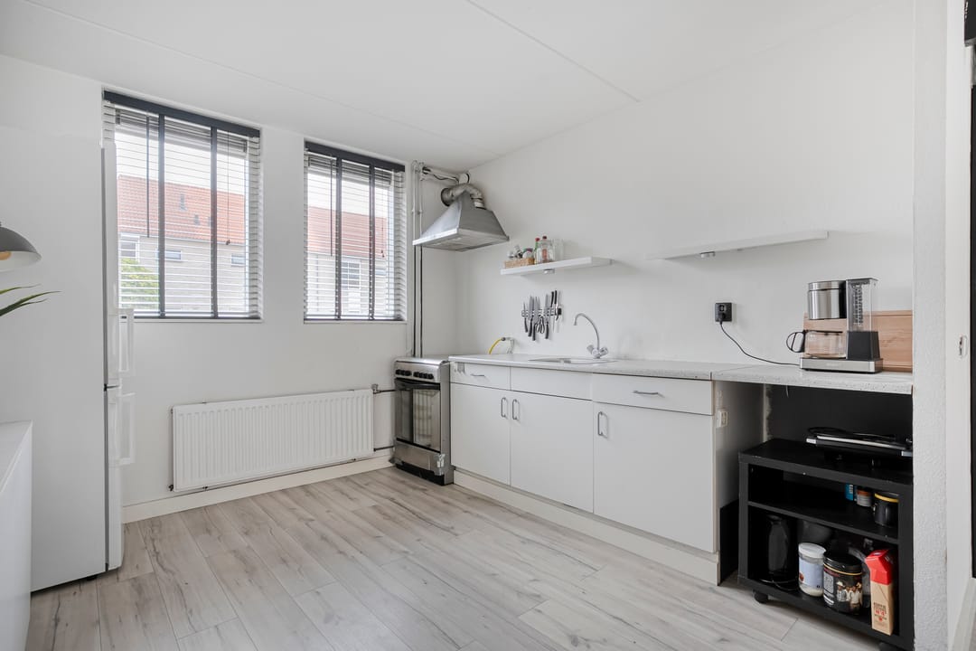 Foto 17 van Van Leeuwtemarke 14