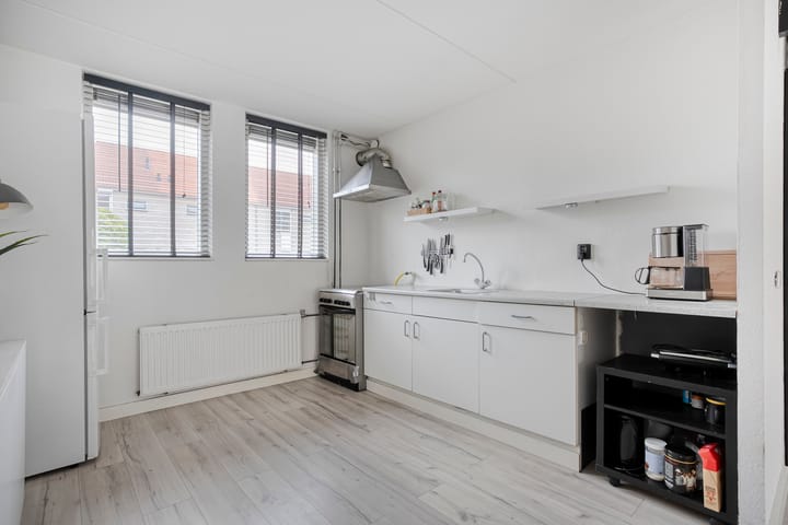 Foto 17 van Van Leeuwtemarke 14