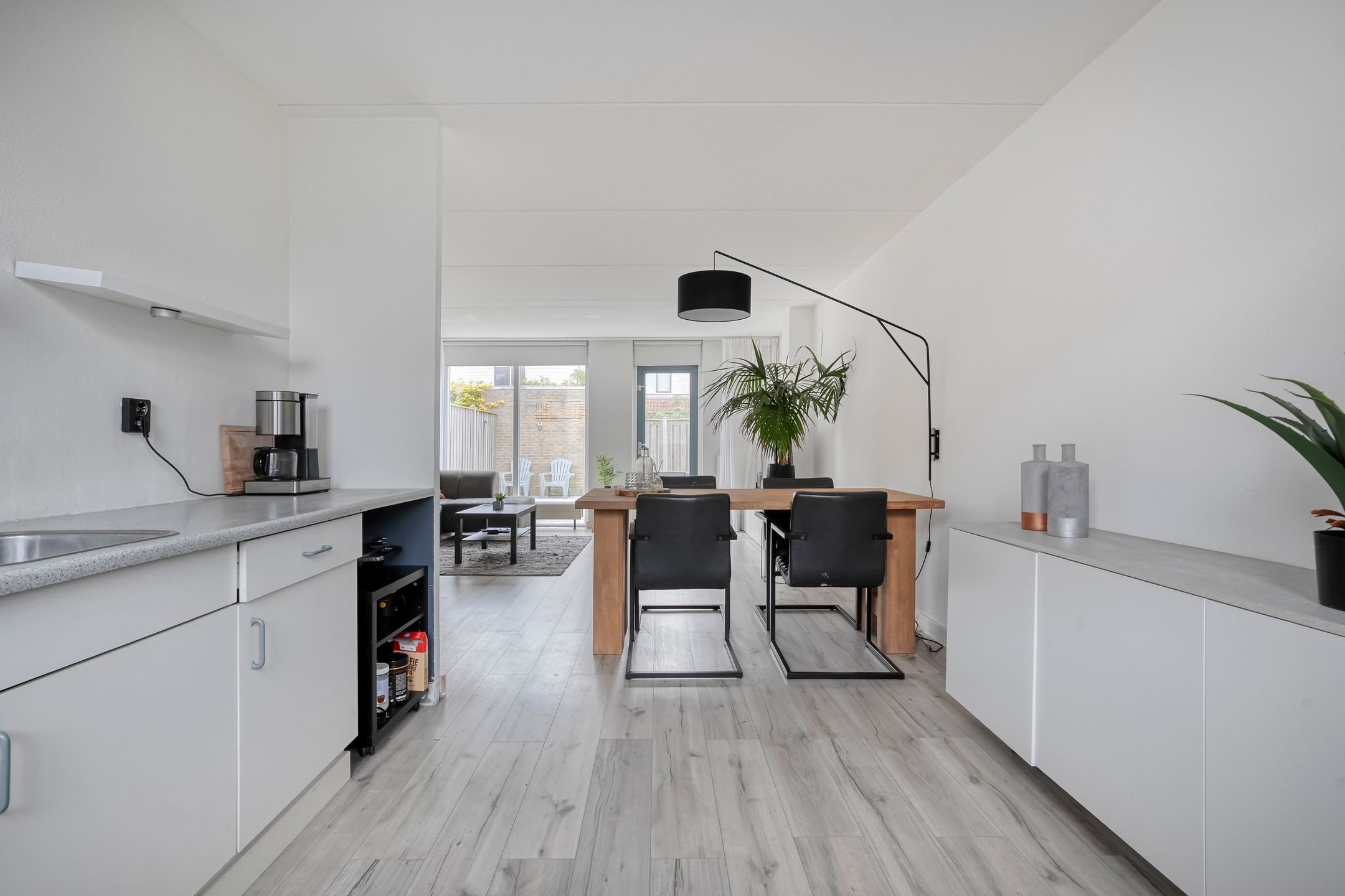 Foto 3 van Van Leeuwtemarke 14