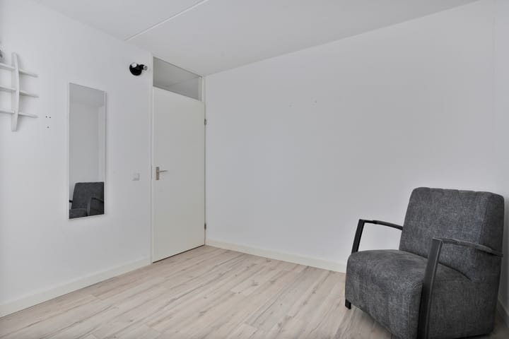 Foto 21 van Van Leeuwtemarke 14