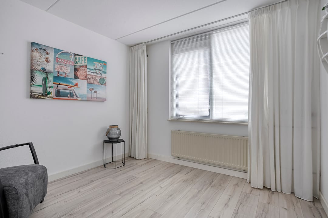 Foto 22 van Van Leeuwtemarke 14