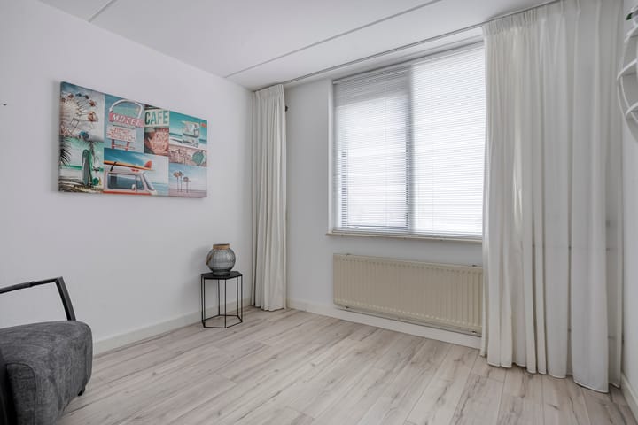 Foto 22 van Van Leeuwtemarke 14