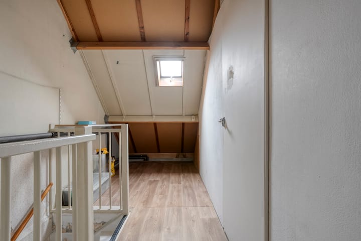 Foto 27 van Van Leeuwtemarke 14