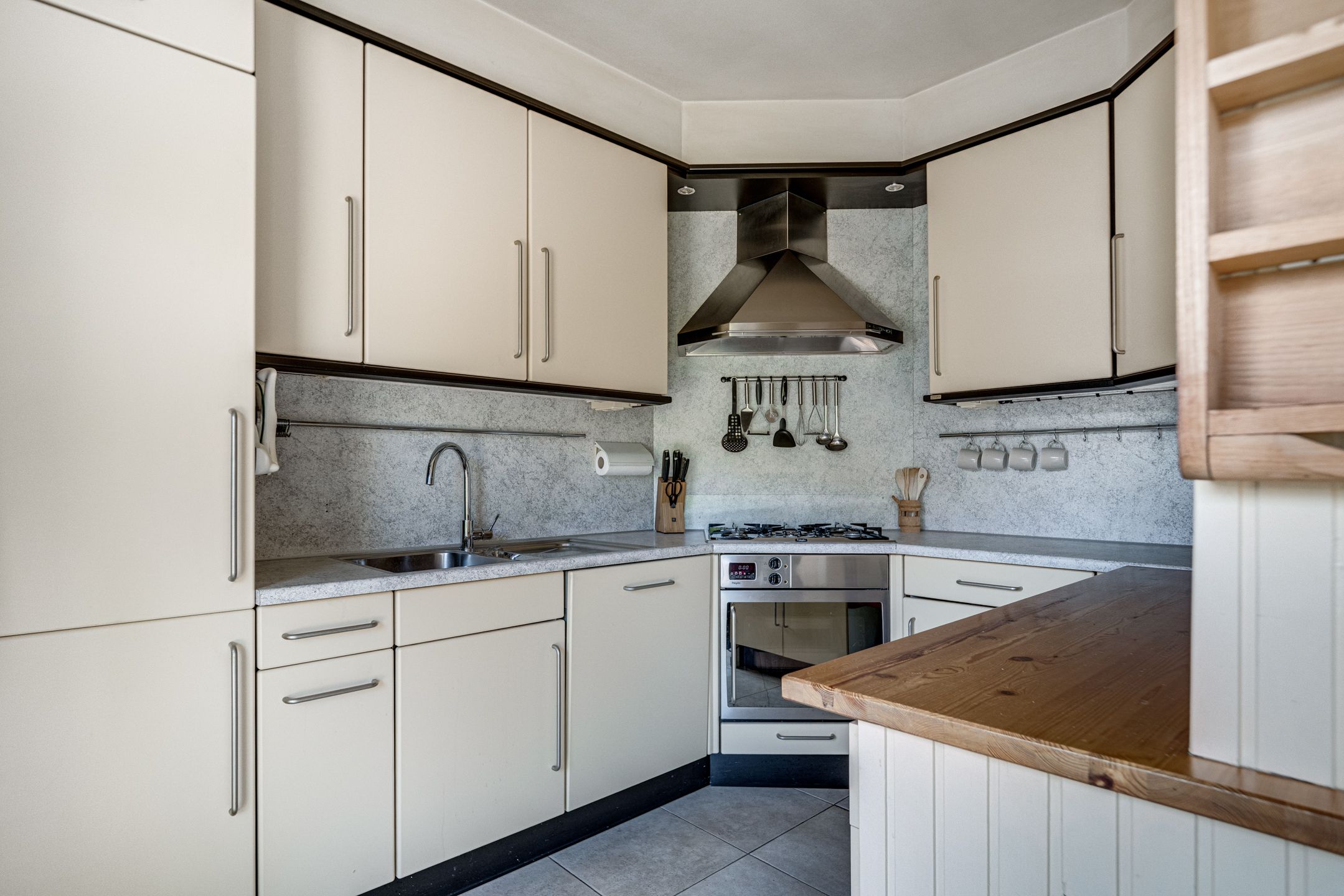 Foto 18 van Van der Hoevensstraat 43